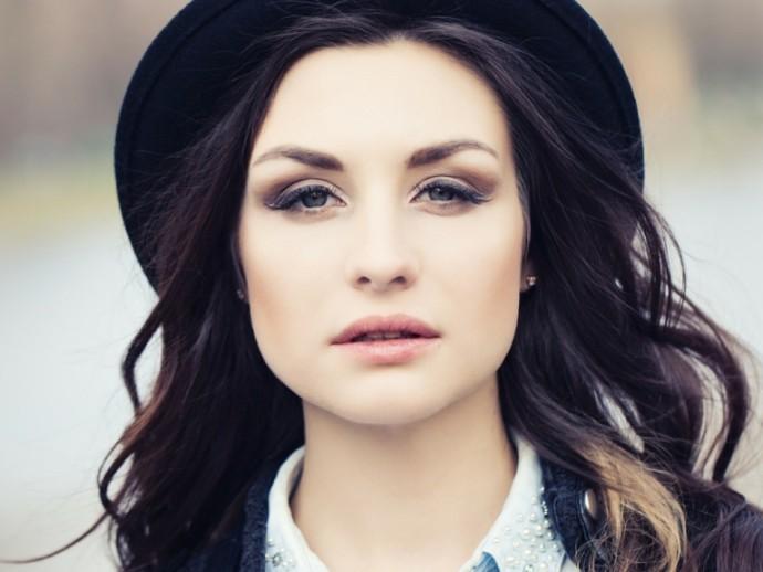 makeup-for-brown-eyes-pale-skin-dark-hair