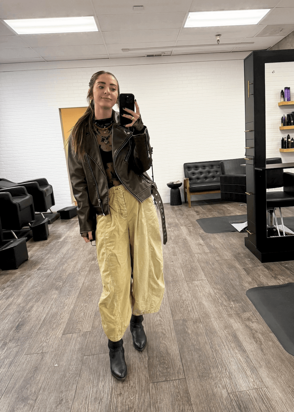 hairstylist fashion layering