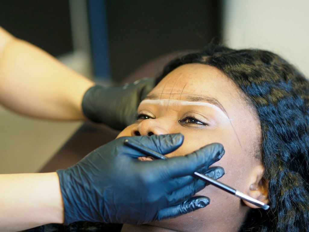 beautician-preparing-eyebrow-with-white-marker-bef-2025-02-20-01-10-07-utc.jpg
